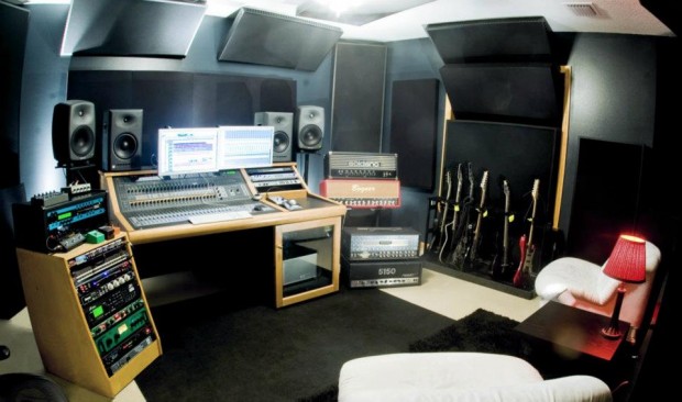 Eyal Levi's control room at Audiohammer.