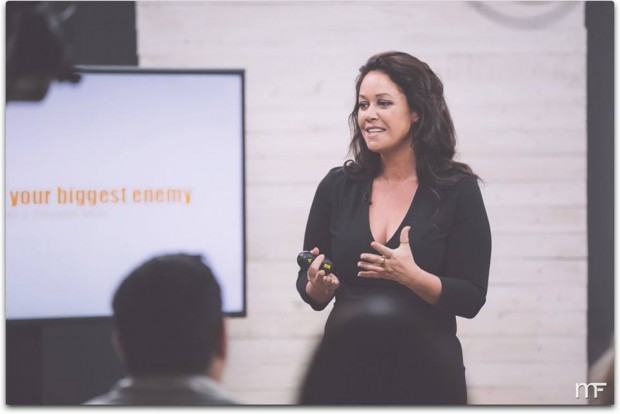 Sue Bryce in action. Photo by Mike Folden.