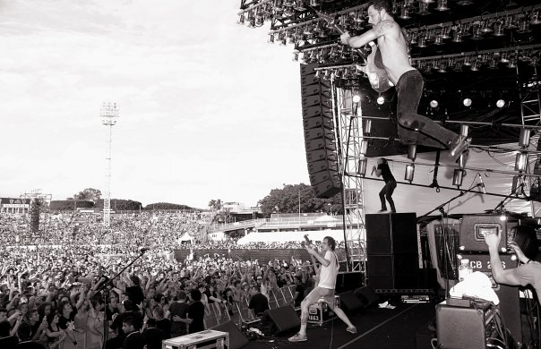 562683_10151081622551349_1724145951_n