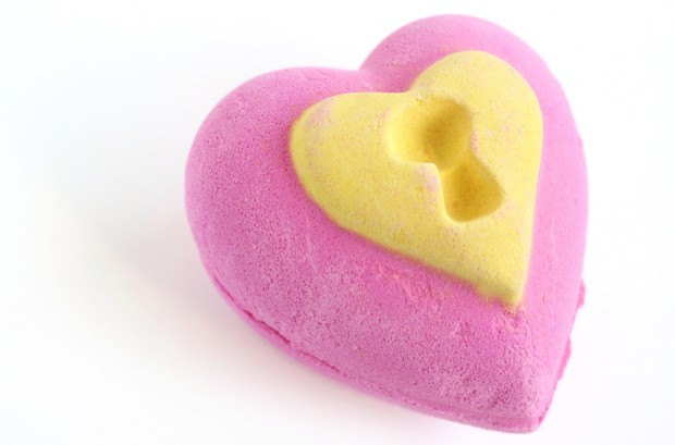 LUSH-Love-Locket-Bath-Bomb