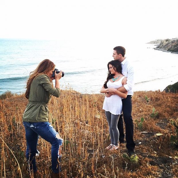 engagement photo posing tips