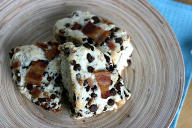 Whos-hungry-Sew-Creatives-delicous-recipe-for-decadent-bacon-chocolate-chip-scones-with-maple-and-sea-salt-drizzle