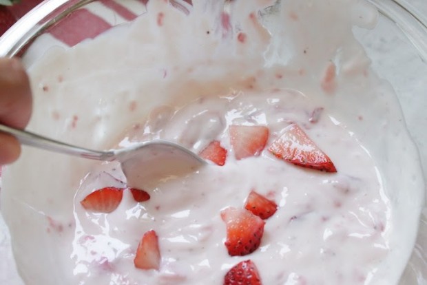Nutritious ingredients can be turned into delicious 4th of July Patriotic Popsicles. Get the recipe on the CreativeLive blog.