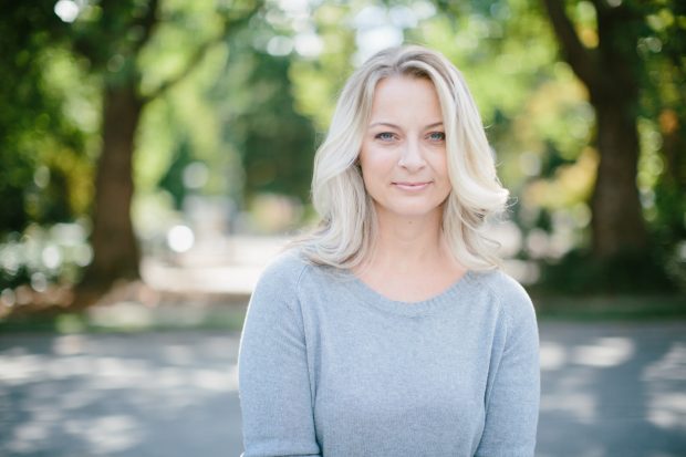 how to start a photography business