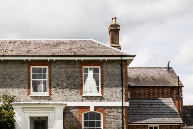 Advice from 5 Top Wedding Photographers About Shooting In Difficult Situations