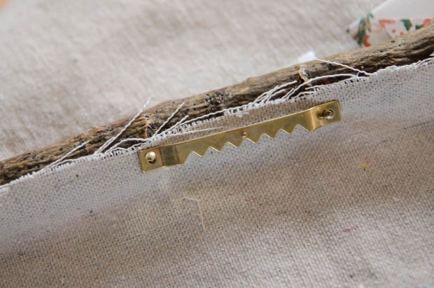 An activity-based advent calendar DIY from CreativeLive! https://blog.creativelive.com/diy-a-lovely-advent-calendar-with-my-minds-eye-christmas-on-market-street-supplies/