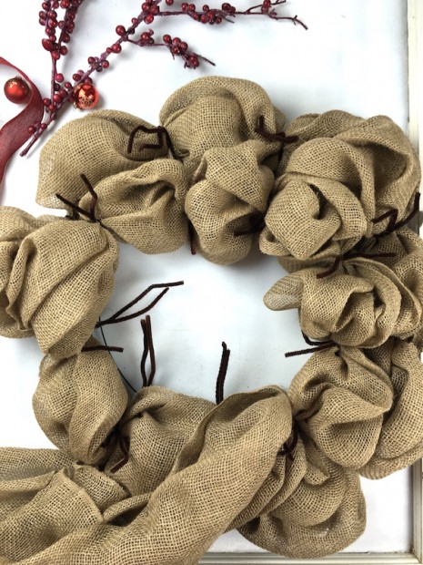 Learn how to make a burlap wreath on the CreativeLive blog! blog.creativelive.com/how-to-make-a-burlap-wreath-a-delightful-diy-gift-idea
