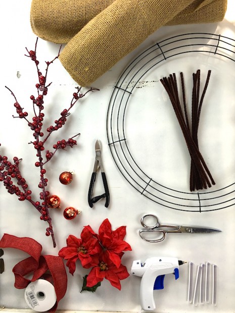 Learn how to make a burlap wreath on the CreativeLive blog! blog.creativelive.com/how-to-make-a-burlap-wreath-a-delightful-diy-gift-idea