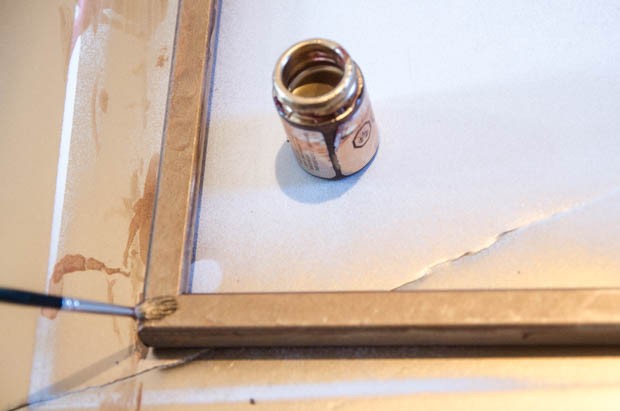 Make your own gilded frame – the easy way! https://blog.creativelive.com/an-affordable-and-beautiful-diy-gift-idea-marbled-print-in-a-gilded-frame