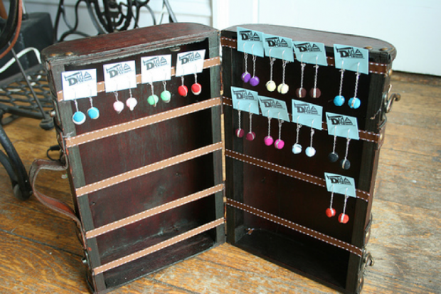 Find more creative booth display ideas on the CreativeLive blog.