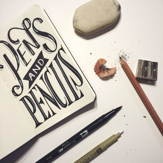 This Hand Lettering for Beginners Guide will give you 5 tips for getting started, from choosing materials to producing a finished piece.