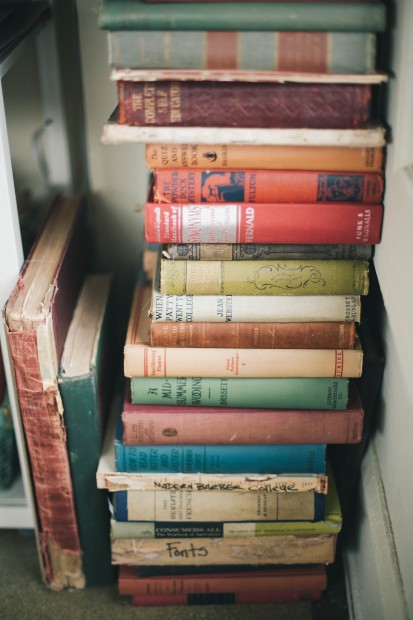 Create incredible old book crafts with tips from Molly Meng.