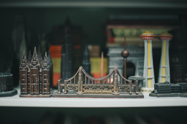 Take a look inside Robert Mahar's inspiring studio. Check out the complete photo collection on the CreativeLive blog.