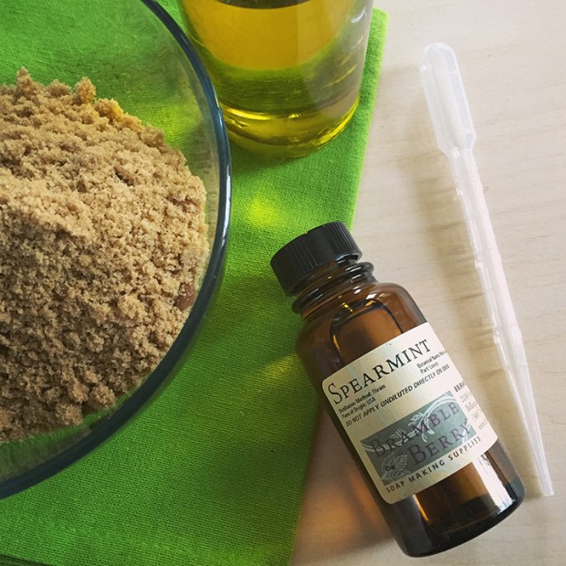 Find the directions for this refreshing brown sugar scrub recipe on the CreativeLive blog.