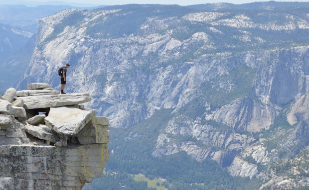 using the best lenses for landscape photos to create depth