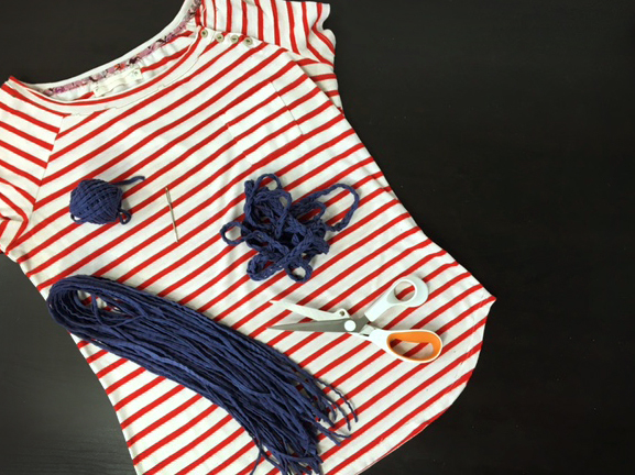 Learn how to turn an old t shirt into a perfect summer bag on the CreativeLive blog.