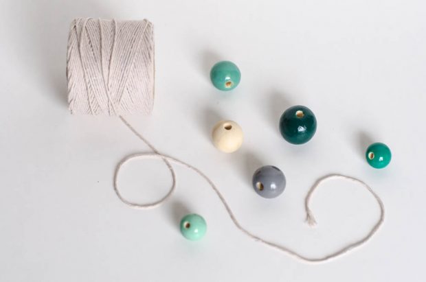 Get photo styling tips you can use on your creative blog and social profiles with blog photography tips from Lemon Thistle and CreativeLive. 