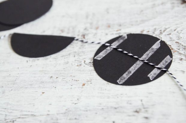 Get photo styling tips you can use on your creative blog and social profiles with blog photography tips from Lemon Thistle and CreativeLive. 