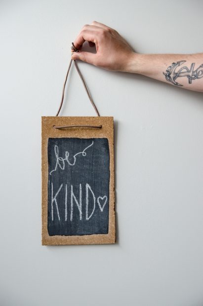 Get photo styling tips you can use on your creative blog and social profiles with blog photography tips from Lemon Thistle and CreativeLive. 