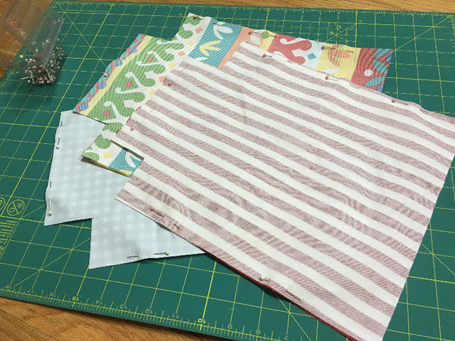 06a-rightsidespinned-DIYLunchsackMOA-cL