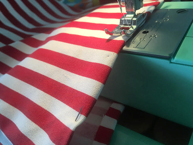 10-Rightsideouthemtop-DIYLunchsackMOA-cL