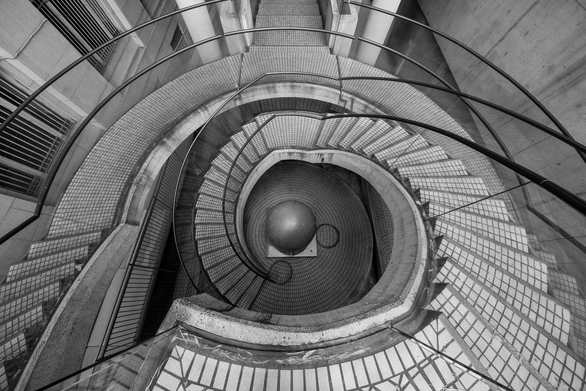 What camera should I buy? Find out the 6 questions you should ask yourself before you buy your next (or first!) camera.